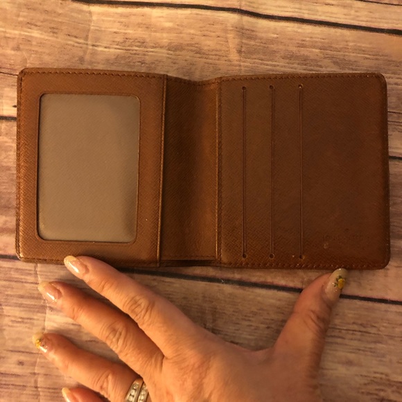 Louis Vuitton monogram unisex bifold wallet - Picture 3 of 7